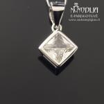 Sidabrinis pakabukas su balta akute