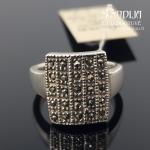 Sidabrinis žiedas su akmenukais