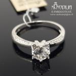 Sidabrinis žiedas su akmenukais