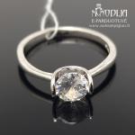 Sidabrinis žiedas su balta akute