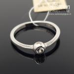 Sidabrinis žiedas su balta akute