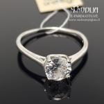 Sidabrinis žiedas su balta akute