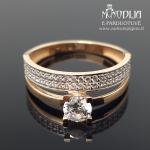 Dvigubas auksinis žiedas su akutėmis