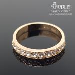 Auksinis žiedas su akutėmis