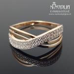 Auksinis žiedas su akutėmis