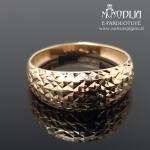 Graviruotas auksinis žiedas