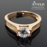 Auksinis žiedas su akutėmis