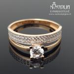 Dvigubas auksinis žiedas su akutėmis