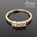 Auksinis žiedas su akutėmis