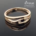 Auksinis žiedas su akutėmis