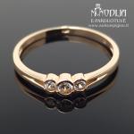 Auksinis žiedas su akutėmis