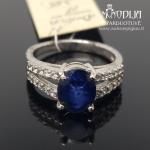 Sidabrinis žiedas su akmenukais