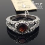 Sidabrinis žiedas su akmenukais