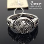 Sidabrinis žiedas su akmenukais