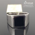 Vyriškas sidabrinis žiedas su akute