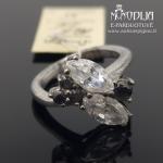 Sidabrinis žiedas su akmenukais